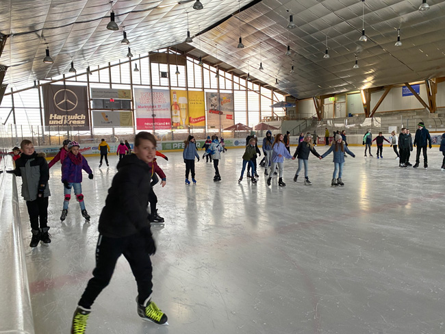 Eishalle1 web