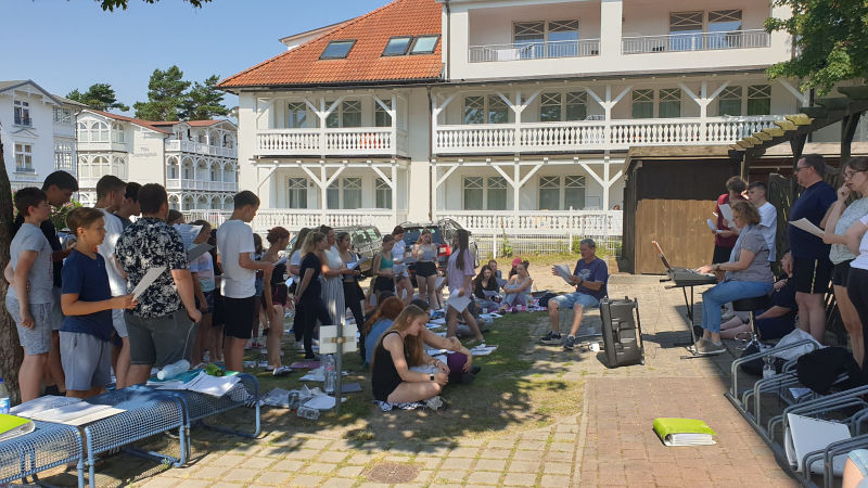 Schülerinnen und Schüler des Chors an der Ostsee