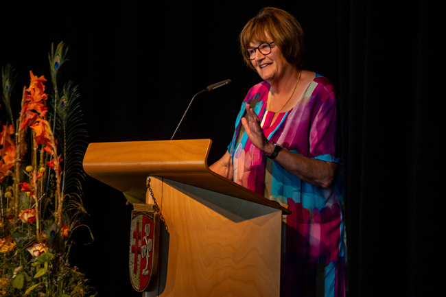 Hiltrud Lehn am Rednerpult