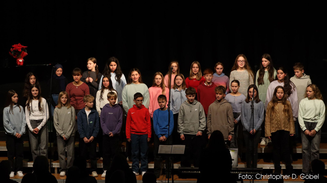 Chorschüler singen 